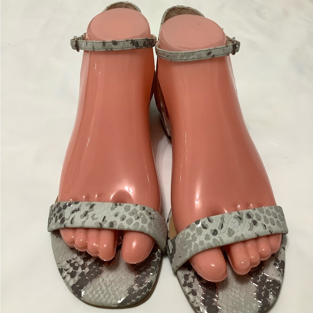 Banana Republic Snake print Silver and gray Flat sandals Ankle Strap 6M
